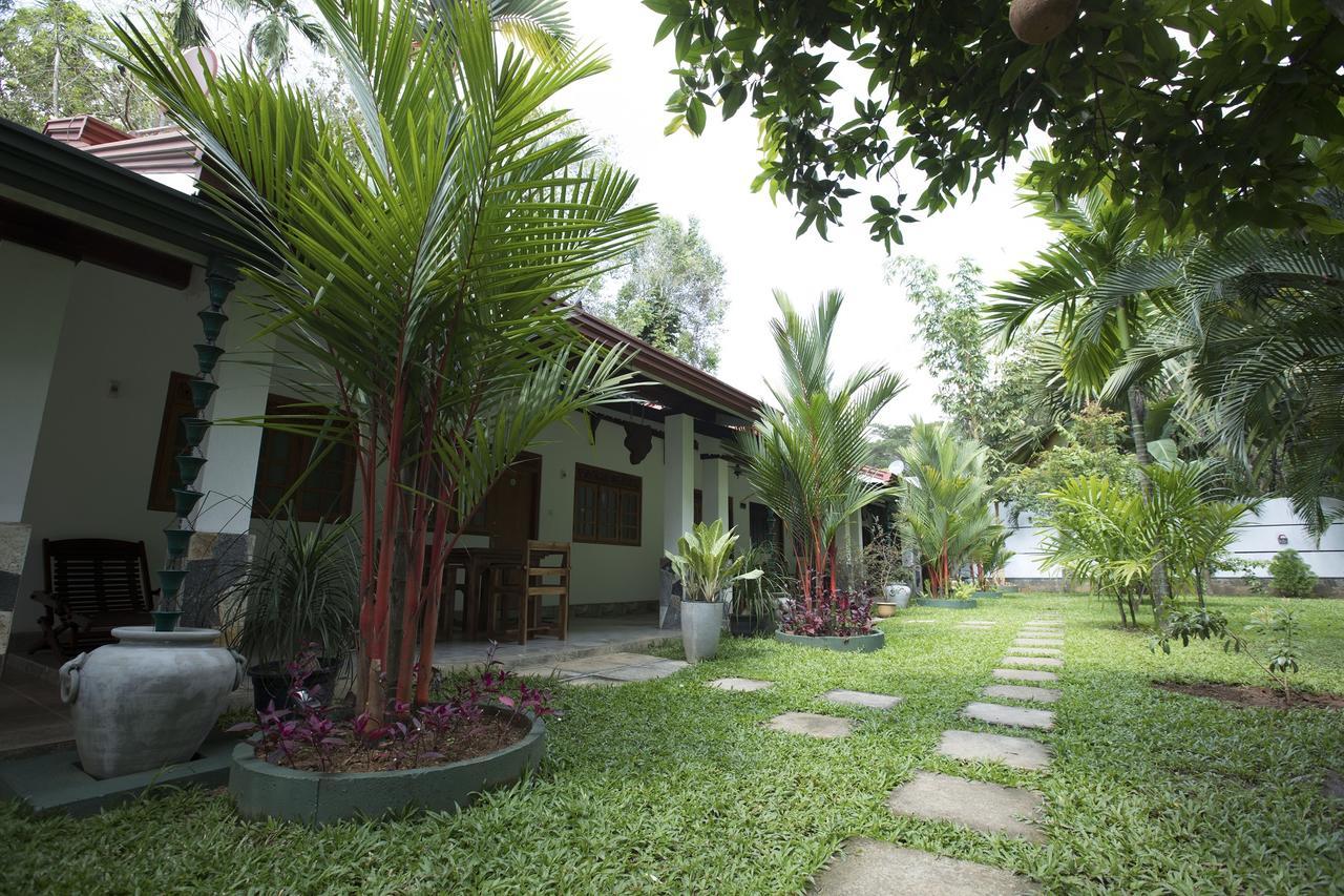 Avendra Garden Hotel Monaragala Exterior photo